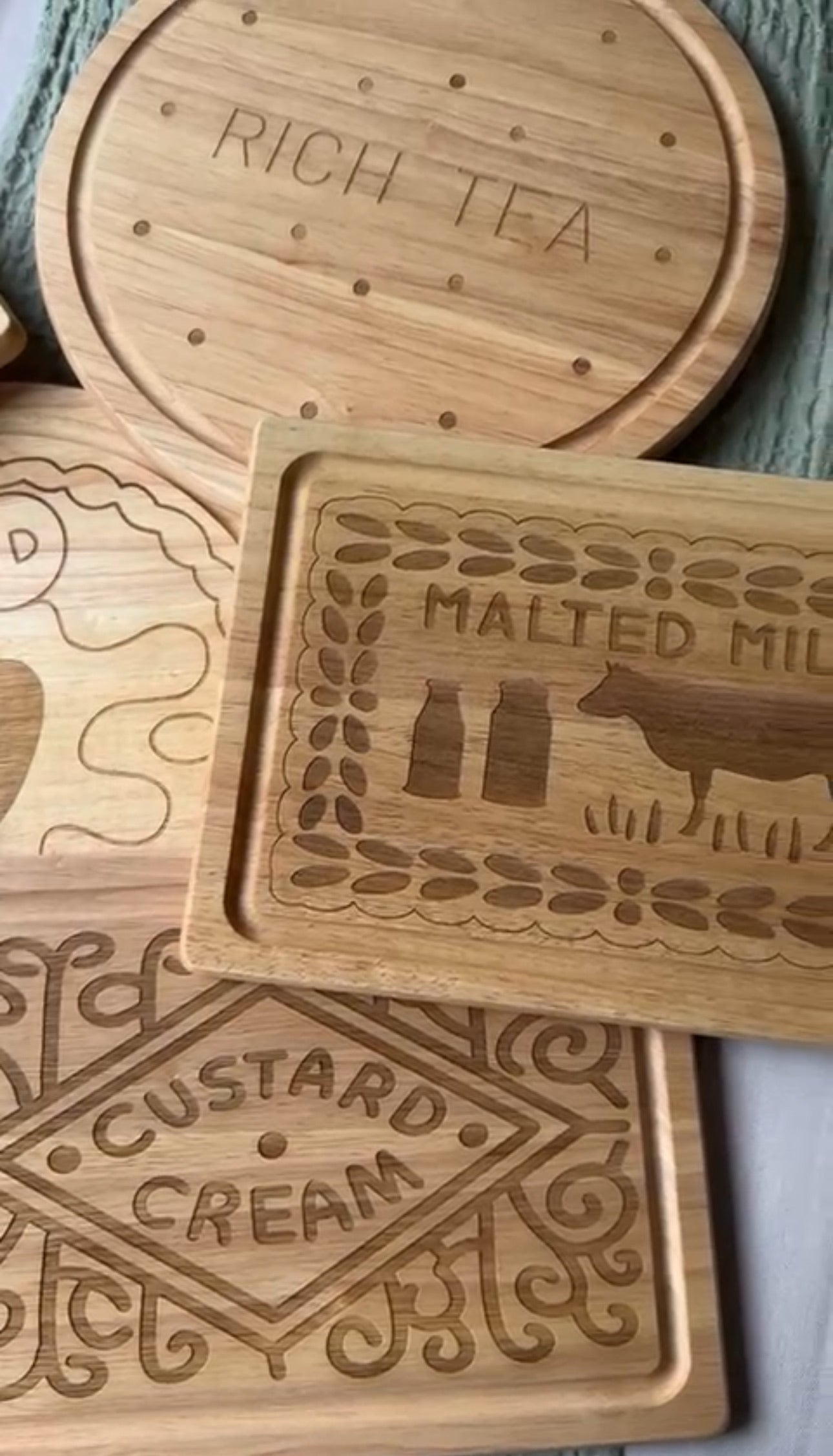 Biscuit Chopping Board